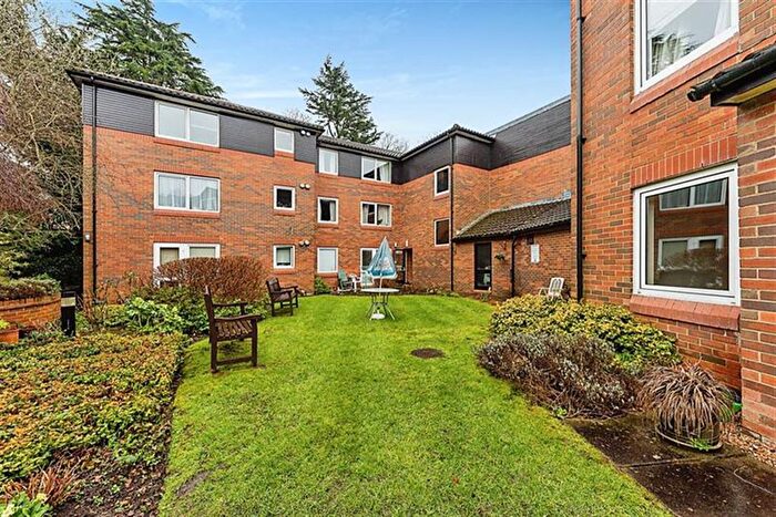 1 Bedroom Flat To Rent In Homecedars House, Bushey Heath, WD23