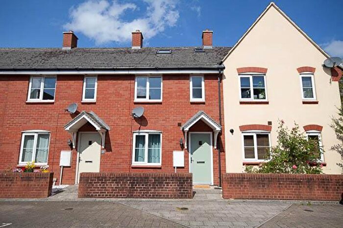 4 Bedroom Terraced House For Sale In Appleyard Close, Cheltenham, GL51