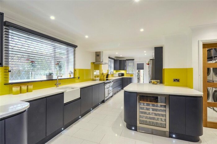 5 Bedroom Detached House For Sale In The Martins, High Halden, Ashford, Kent, TN26