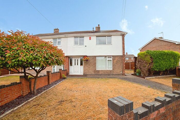 3 Bedroom Semi-Detached House For Sale In Birch Avenue, Rainworth, Mansfield, NG21