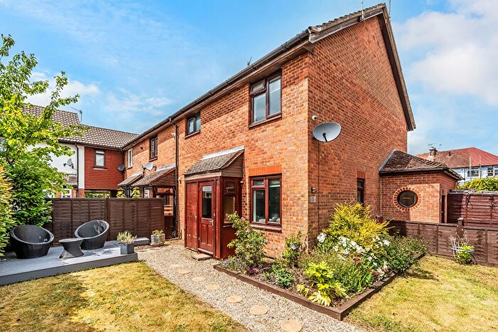 1 Bedroom Terraced House For Sale In Barnfield Way, Oxted, Surrey, RH8