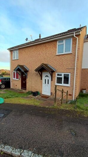 2 Bedroom Terraced House To Rent In Owl Close, Wokingham, Berkshire, RG41