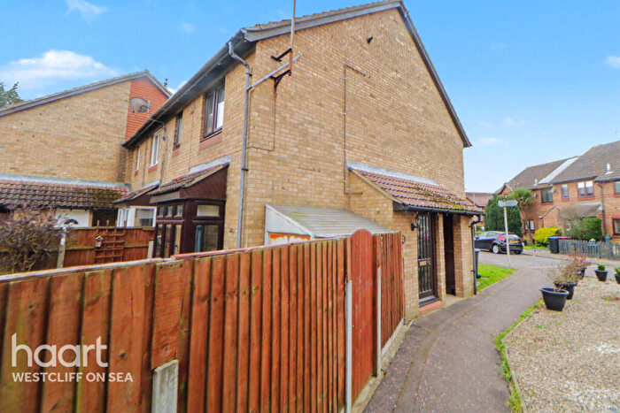 1 Bedroom Semi-Detached House For Sale In Caversham Avenue, Southend-On-Sea, SS3