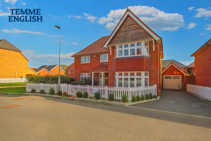 4 Bedroom Detached House For Sale In Parker Drive, Dry Street, Langdon Hills, SS16