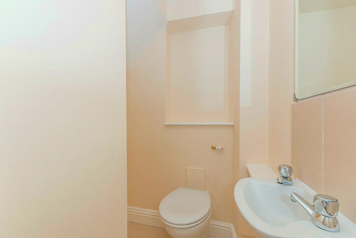 2 Bedroom Apartment To Rent In Plantation Wharf, Battersea Riverside, SW11