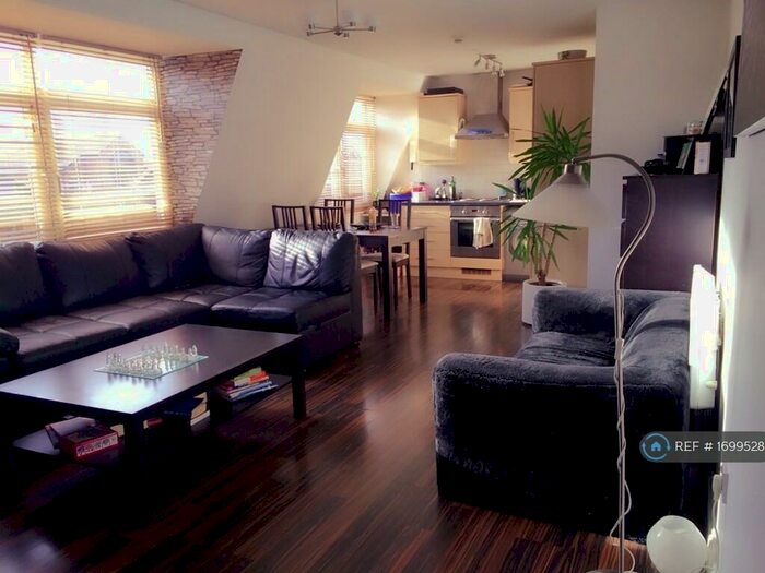 2 Bedroom Flat To Rent In Victoria Place, Bristol, BS5