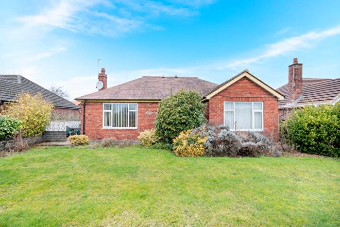 2 Bedroom Detached Bungalow For Sale In Thorne Road, Bawtry, Doncaster, DN10
