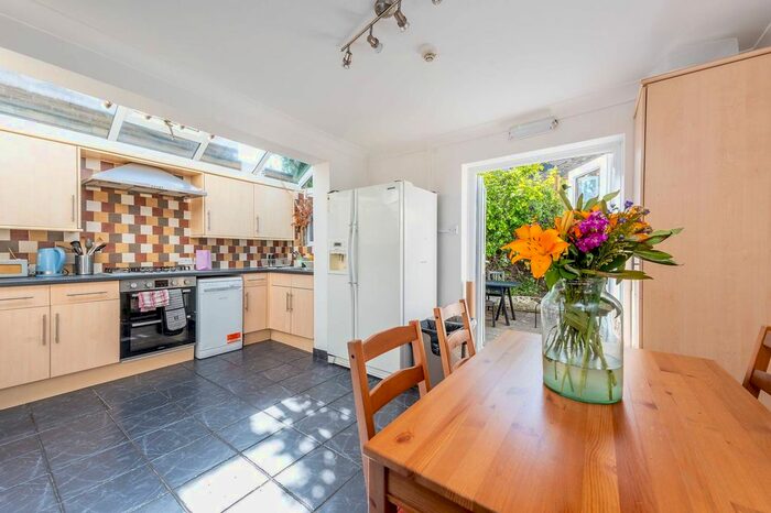 5 Bedroom Terraced House To Rent In Keith Grove, Shepherd's Bush, London, W12