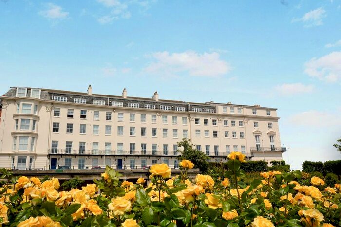 2 Bedroom Flat For Sale In Prince Of Wales Apartments, Prince Of Wales Terrace, Scarborough, YO11