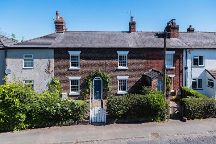 4 Bedroom House For Sale In High Street, Weaverham, CW8