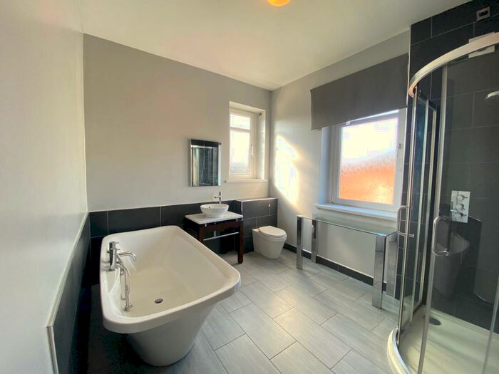 3 Bedroom Semi-Detached House To Rent In Blenheim Avenue, Barnsley, S70