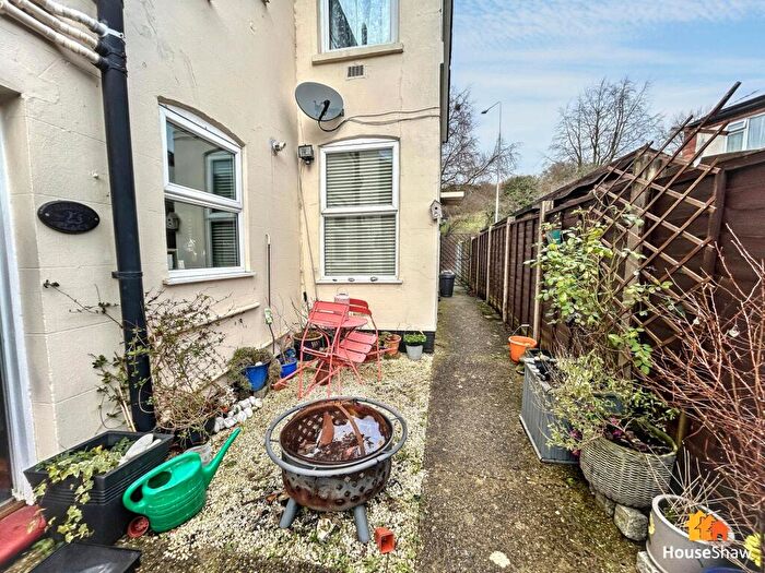 1 Bedroom Flat For Sale In Nashleigh Hill, Chesham, HP5