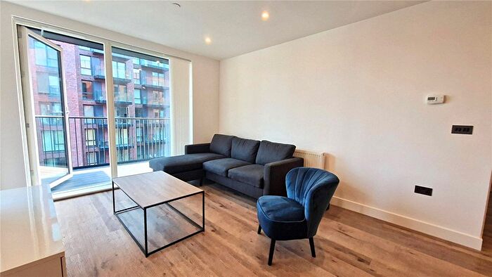 2 Bedroom Flat To Rent In Shadwell Street, Birmingham, West Midlands, B4