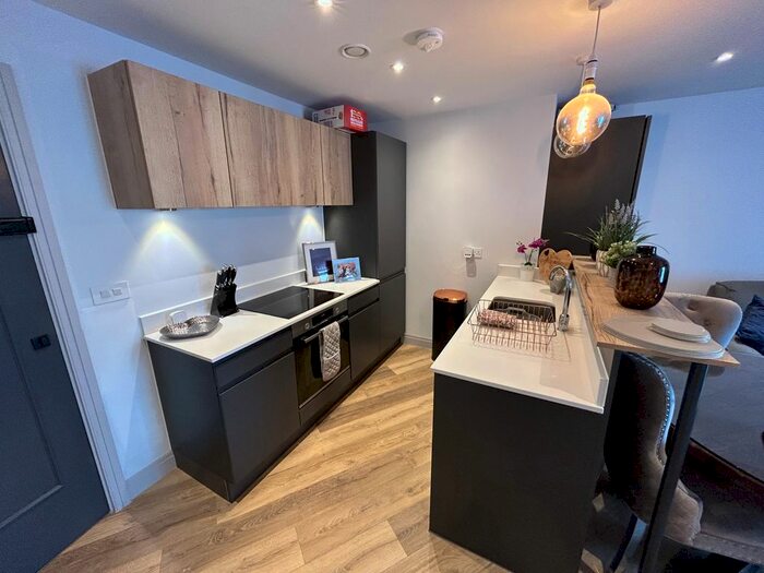 1 Bedroom Flat To Rent In The Cosmopolitan, - Commercial Road, Poole, BH14