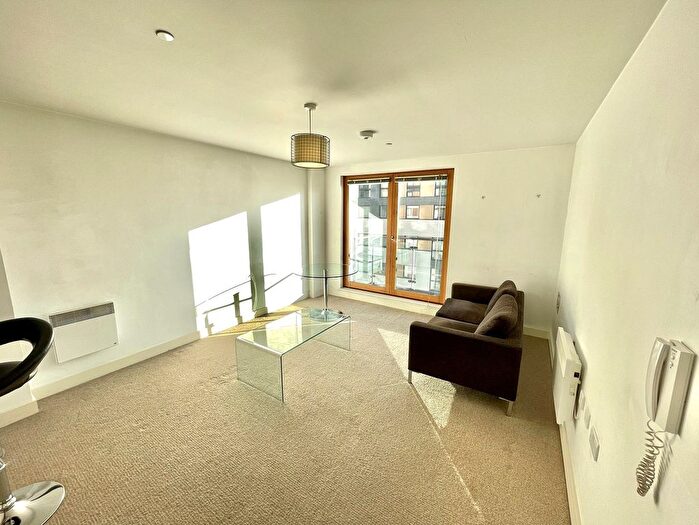 2 Bedroom Flat For Sale In Cypress Place, New Century Park, Manchester, M4
