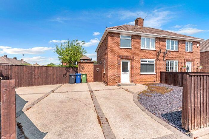 3 Bedroom Semi-Detached House To Rent In Conyers Avenue, Scartho, Grimsby, DN33