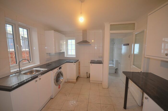 3 Bedroom Terraced House To Rent In Eight Avenue, E12