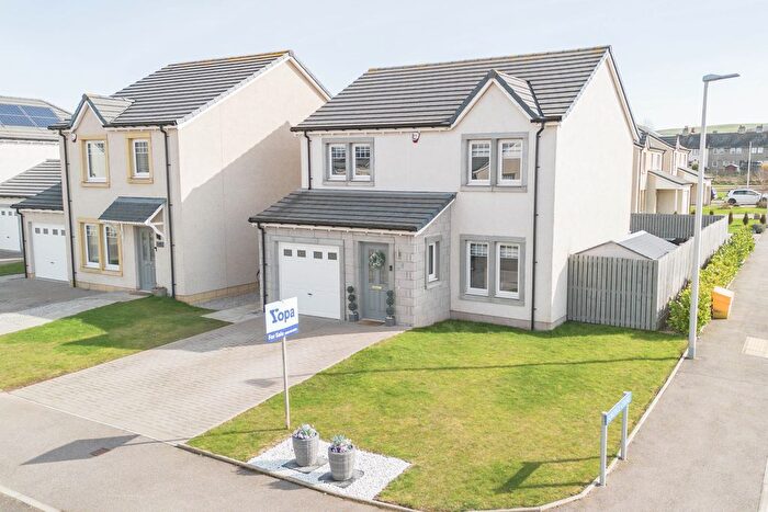 3 Bedroom Detached House For Sale In Lyall Way, Laurencekirk, AB30