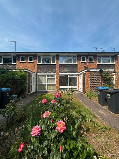 2 Bedroom Maisonette To Rent In Chase Side, Enfield, EN2