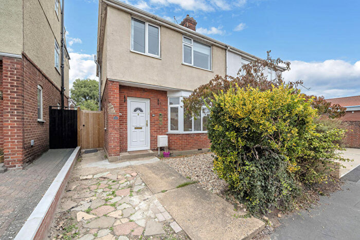 3 Bedroom Semi-Detached House For Sale In Castle Road, Bury St Edmunds, IP33