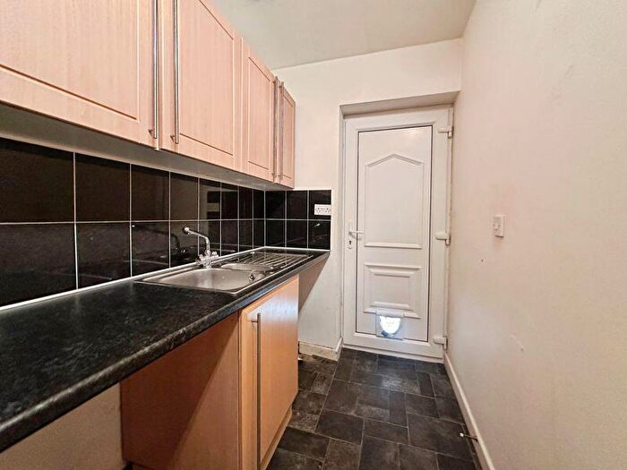 4 Bedroom Detached House For Sale In Summit Close, Bury, BL9