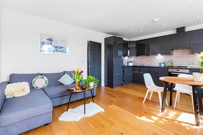 1 Bedroom Flat To Rent In Fulham Road, London, SW10