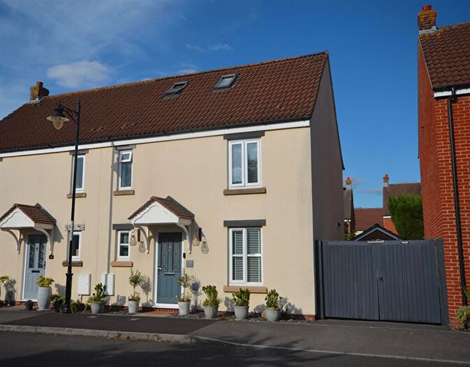 4 Bedroom Semi-Detached House For Sale In Fern Brook Lane, Gillingham, SP8