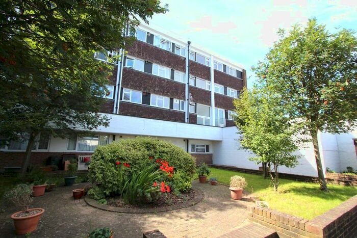 4 Bedroom Flat To Rent In St Marks Hill Road, Surbiton, KT6