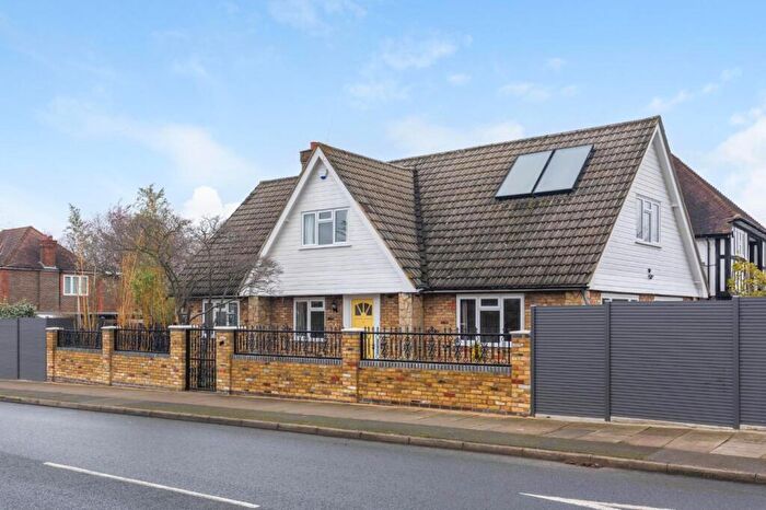5 Bedroom Detached House To Rent In Hayes Way, Beckenham, BR3