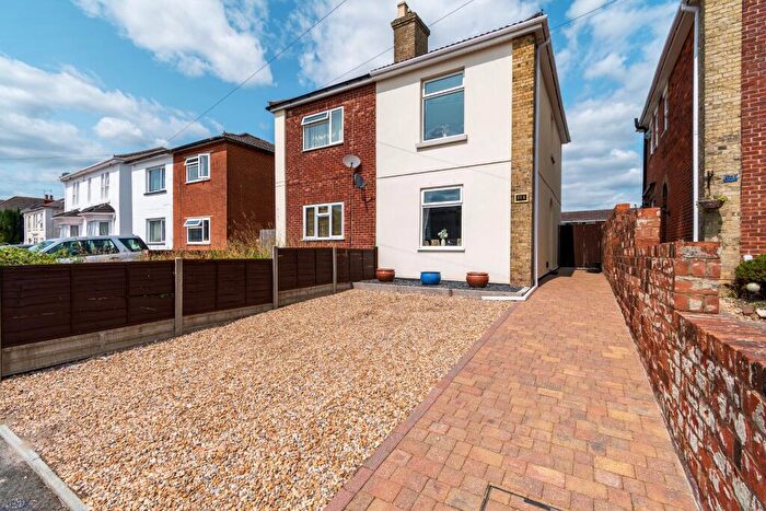 3 Bedroom Semi-Detached House For Sale In Millbrook Road East, Freemantle, Southampton, SO15