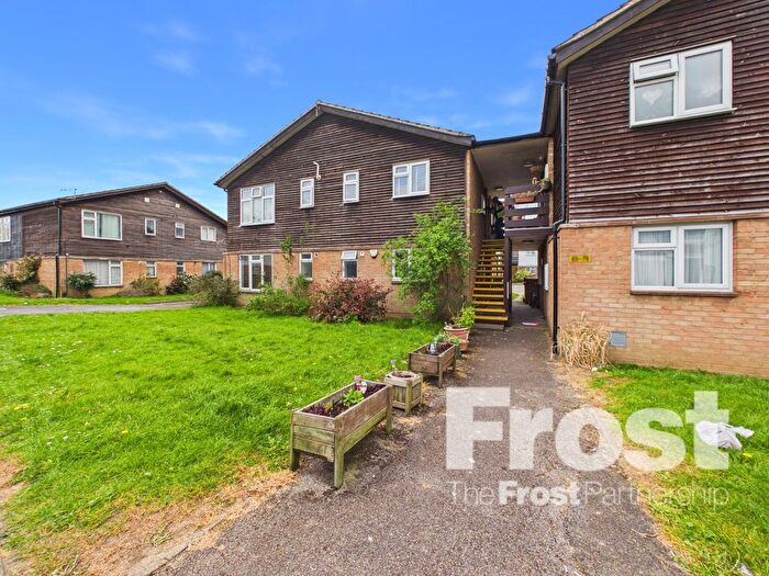 1 Bedroom Flat To Rent In Holmedale, Slough, Berkshire, SL2