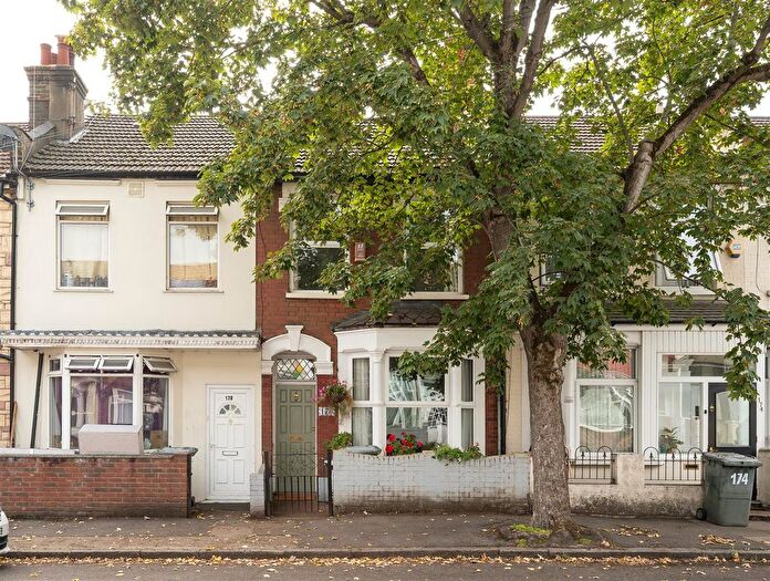 2 Bedroom Terraced House For Sale In Humberstone Road, Plaistow, E13