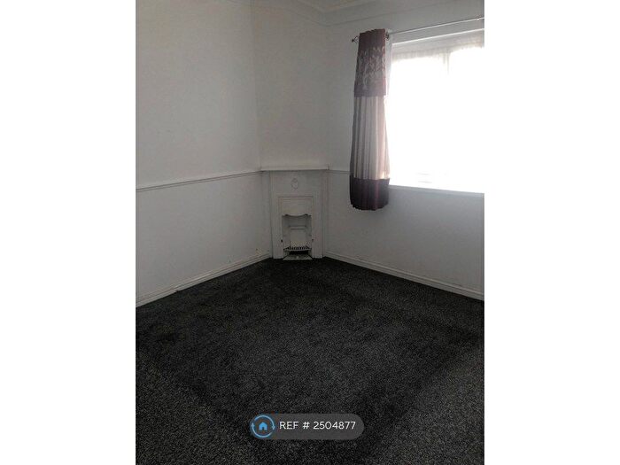 3 Bedroom End Terrace House To Rent In Wash Lane, Birmingham, B25