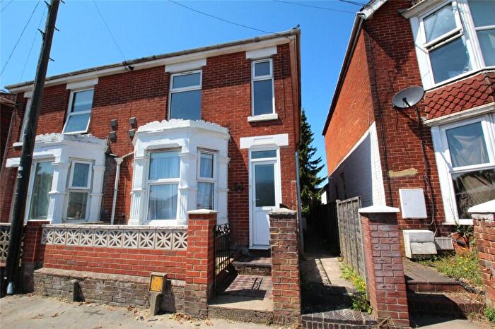 1 Bedroom Apartment For Sale In Gosport Road, Fareham, Hampshire, PO16