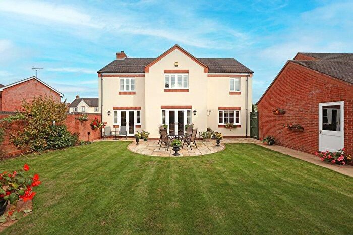 4 Bedroom Detached House For Sale In Swansmoor Drive, Hixon, Stafford, Staffordshire, ST18