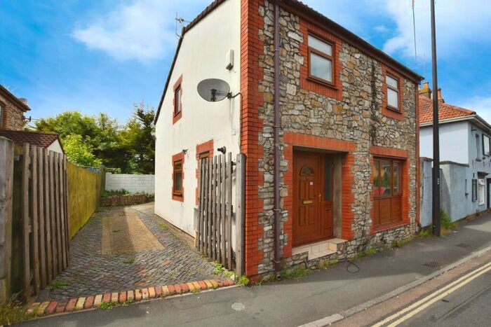 3 Bedroom Detached House To Rent In Queens Road, Bishopsworth, BS13
