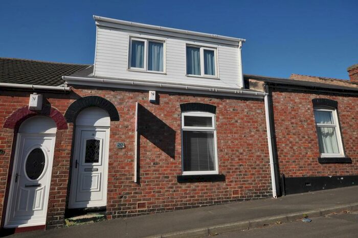 2 Bedroom Cottage To Rent In James Street, Southwick, SR5