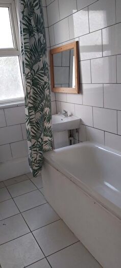 2 Bedroom Flat To Rent In Stopford Road, London, E13