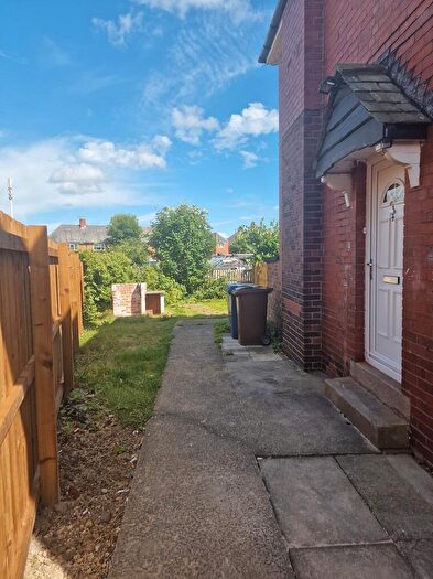 2 Bedroom Flat For Sale In Holystone Crescent, Newcastle Upon Tyne, NE7