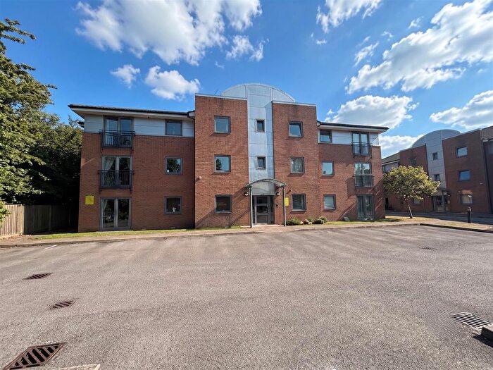 2 Bedroom Flat For Sale In Carrington Lane, Sale, M33