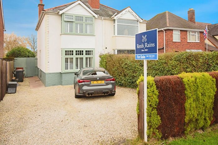 3 Bedroom Semi Detached House For Sale In Sapcote Road, Burbage, Hinckley, Leicestershire, LE10