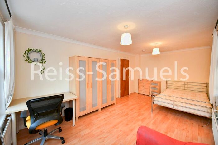 5 Bedroom Town House To Rent In Lockesfield Place, Isle Of Dogs, Docklands, London, E14
