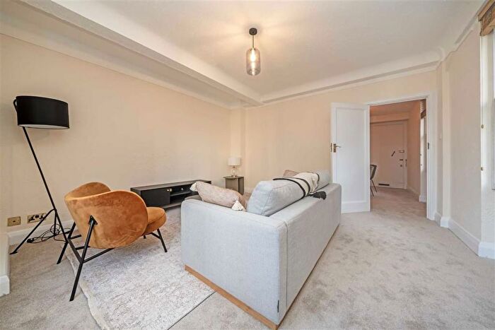 2 Bedroom Flat To Rent In Great Cumberland Place, London, W1H