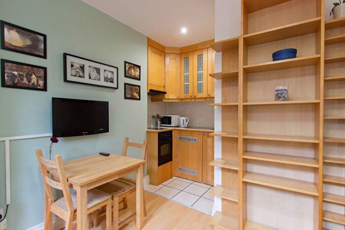 Studio To Rent In Claverton Street, Pimlico, London, SW1V