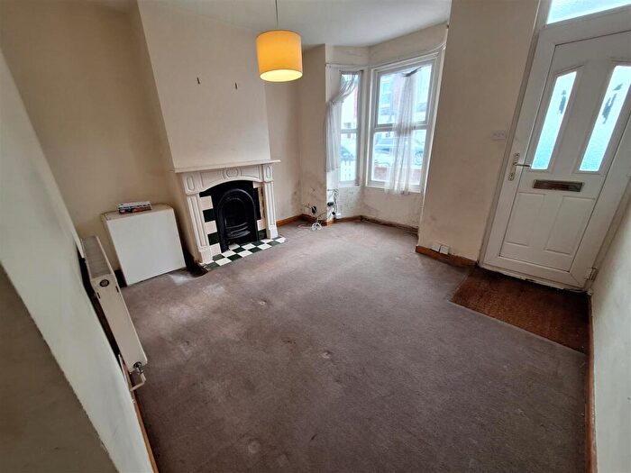3 Bedroom Terraced House For Sale In Swansea Road, Reading, RG1