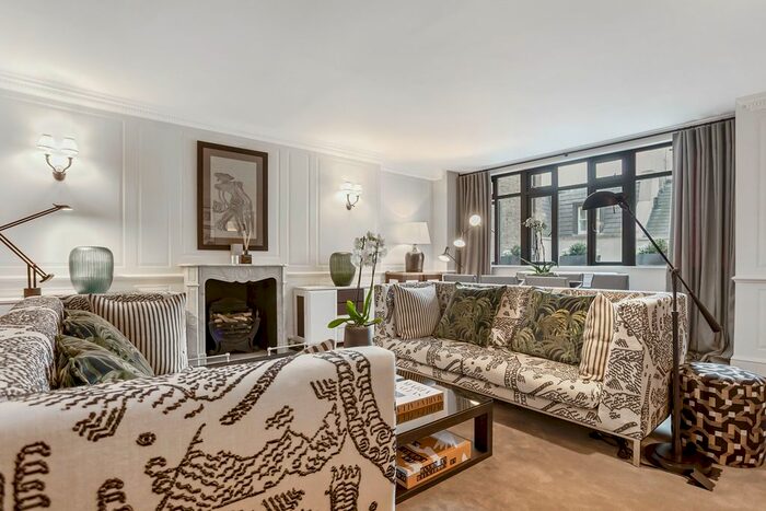 2 Bedroom Flat To Rent In London, SW1X