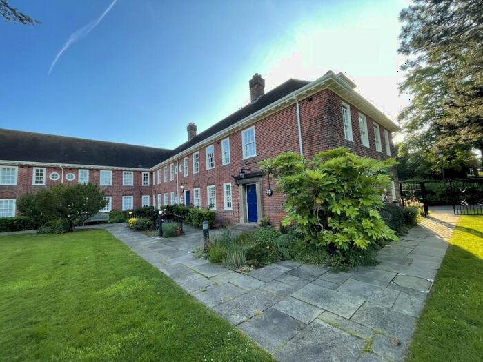 1 Bedroom Flat To Rent In Oak Tree Lane, Bournville, Birmingham, West Midlands, B30