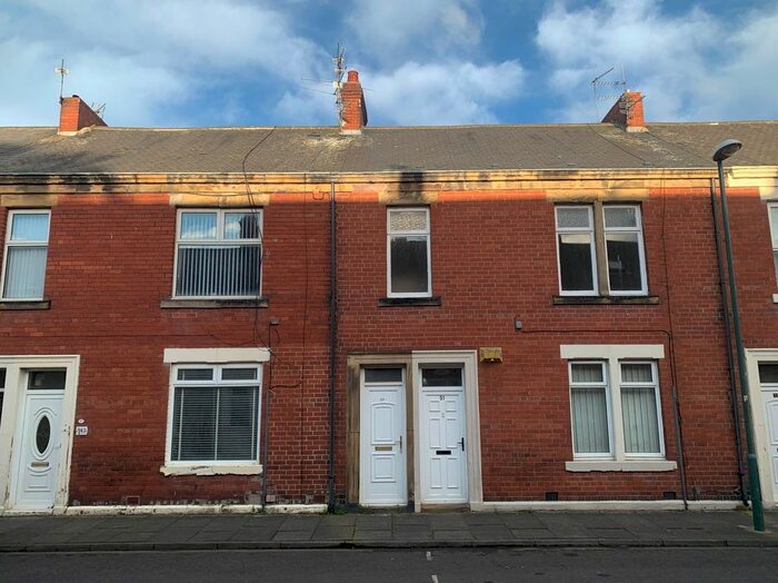 2 Bedroom Flat To Rent In Northbourne Road, Jarrow, NE32