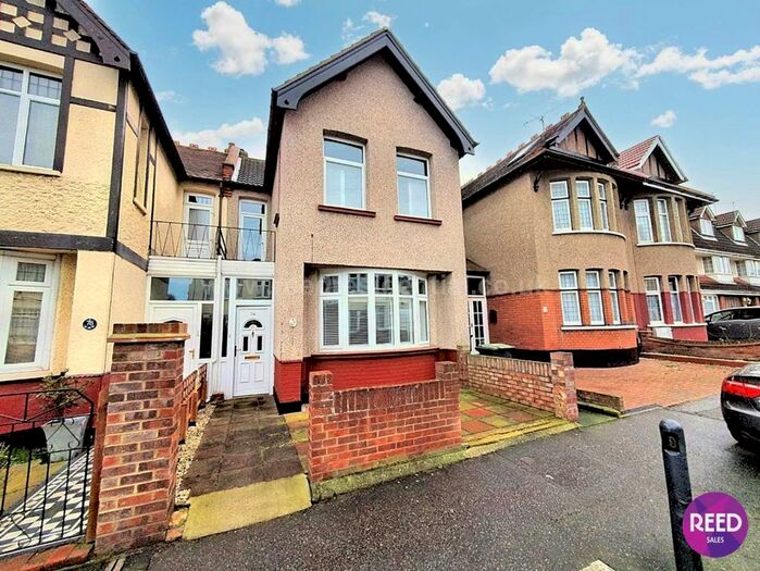 4 Bedroom Semi-Detached House To Rent In Glenwood Ave, Westcliff On Sea, SS0