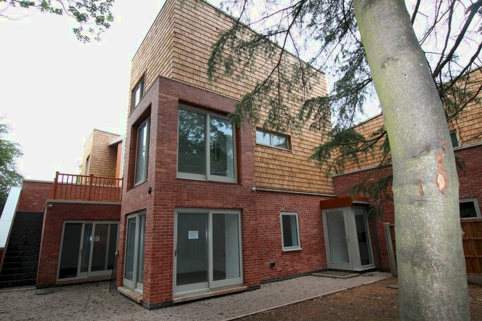 5 Bedroom Link Detached House To Rent In Mansfield Road, Sherwood, Nottingham, NG5